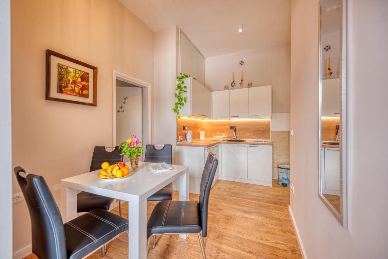 Apartments Vujosevic Tivat Luaran gambar