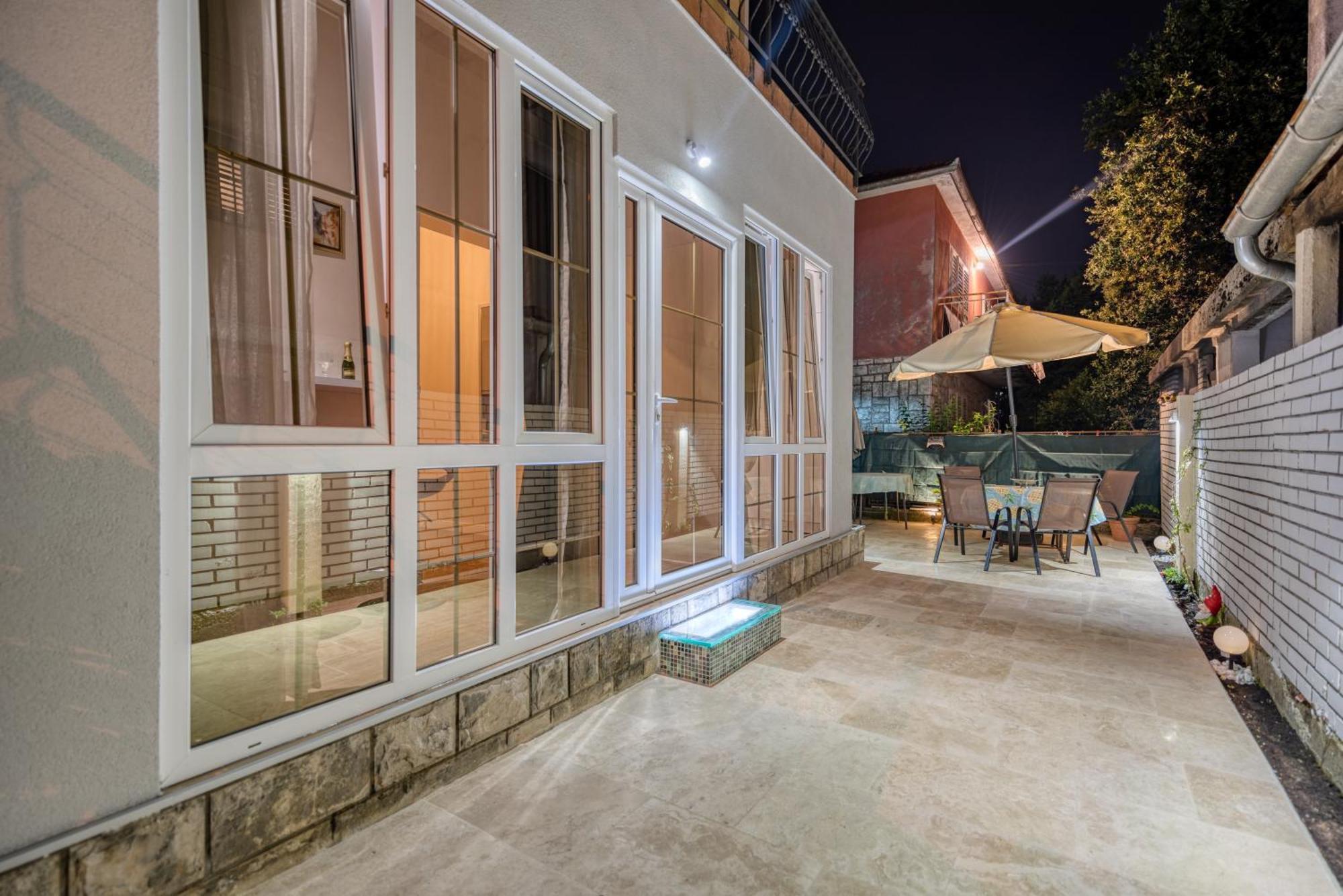 Apartments Vujosevic Tivat Luaran gambar