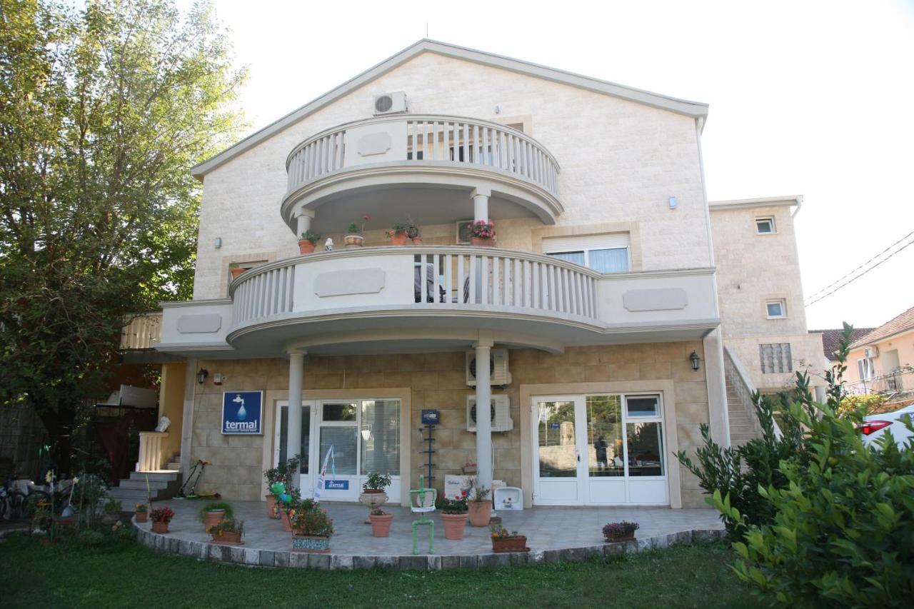 Apartments Vujosevic Tivat Luaran gambar